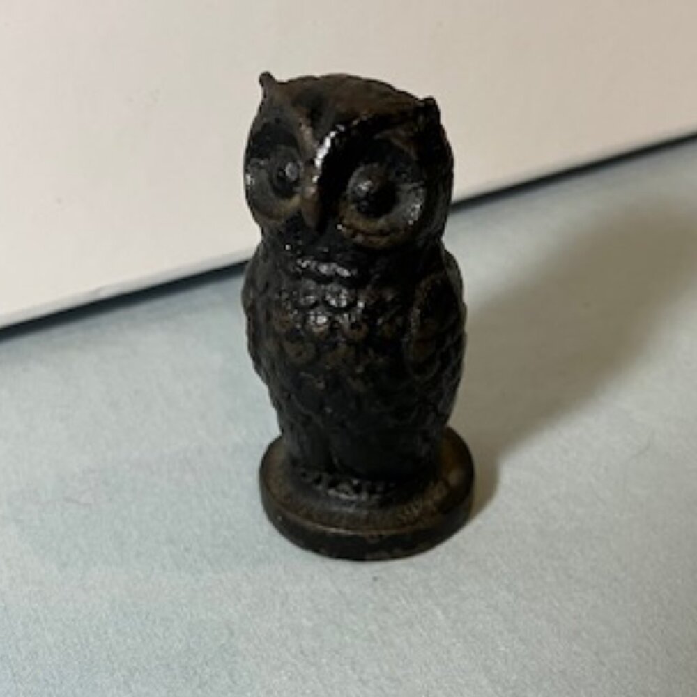 Vintage Miniture Cast Iron Owl 2.5"‎